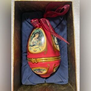 Mr. Christmas Hinged Musical Egg Ornament Trinket Valerie Parr Hill